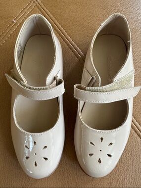 Elephantito Girls Cream Patent Mary Jane Shoes with Velcro Strap